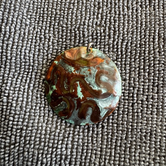 Handmade oxidized copper disc pendant or finding - Picture 3 of 5